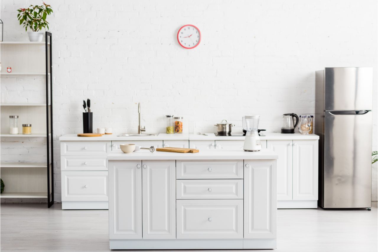 9 White Kitchen Appliances For A #TeamPuti Home