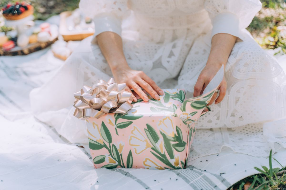 Perfect Hanabishi Picks for Bridal Gifts